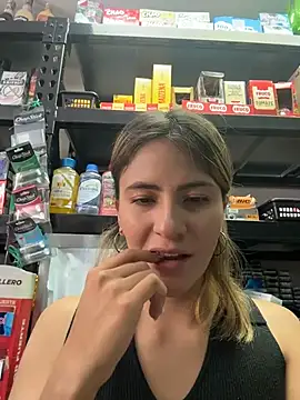 Andrea_19blonde live sex cam