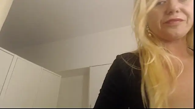 _karolynesyera_ live sex cam