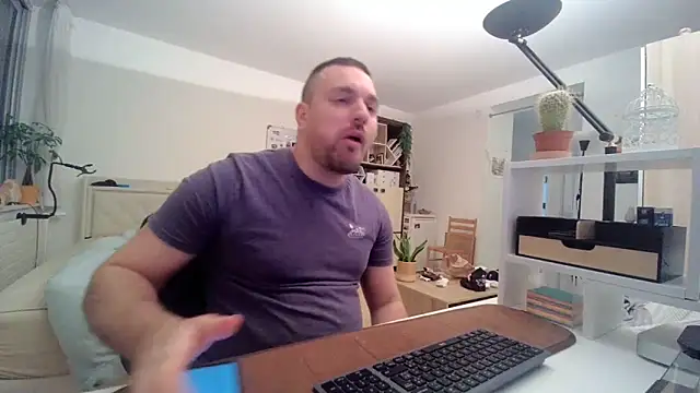 MilitaireDom's cam snapshot