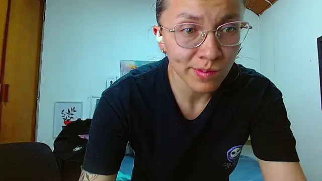 karlamorris_'s cam snapshot