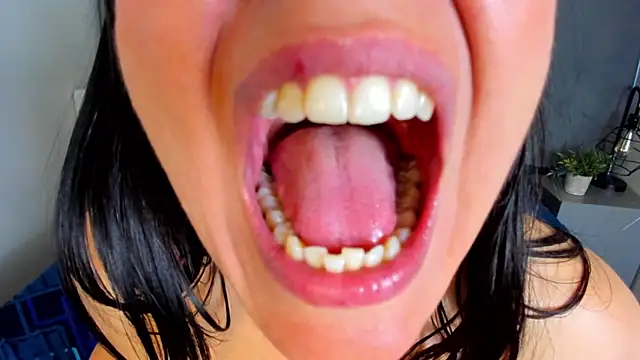 laura_hotties's cam snapshot