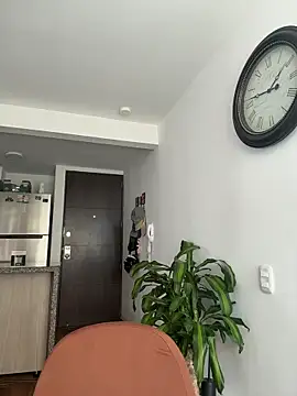 sukhakunis1 live sex cam