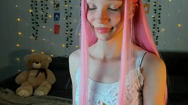 Kiracute18 live sex cam