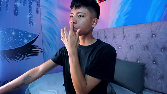 MaxiWildd live sex cam