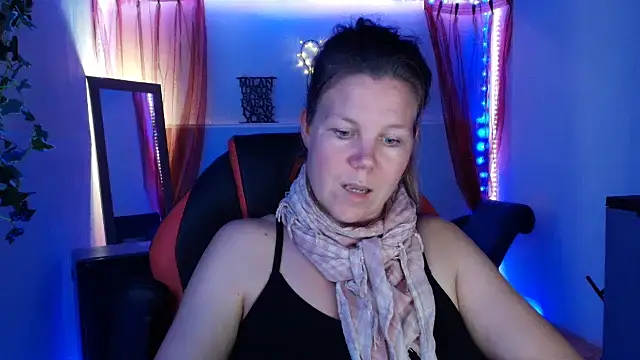 CallMeMaria's cam snapshot