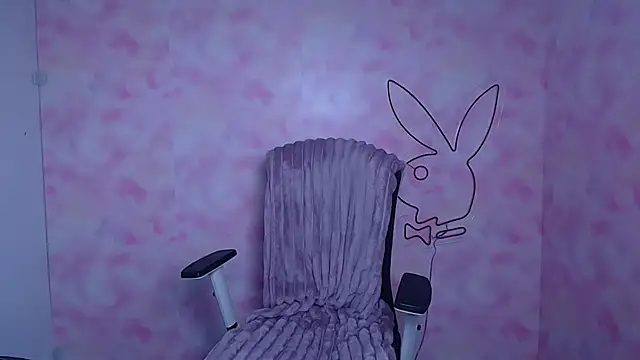 Madonna_Fire's cam snapshot