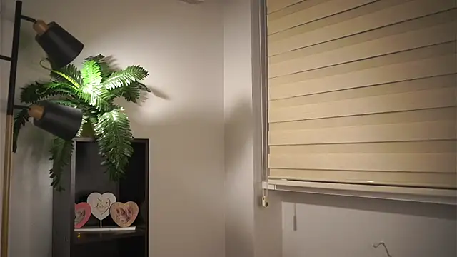 AlyceThoeny live sex cam