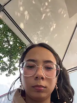 alicia-petite's cam snapshot