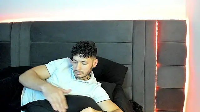 alejandro__2's cam snapshot