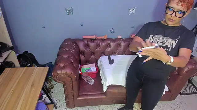 Kaira_mosse's cam snapshot