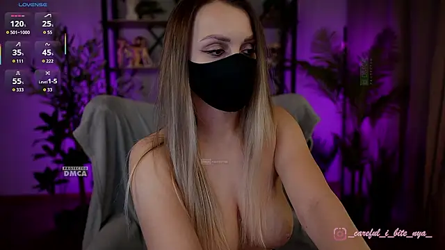 careful_i_bite_nya live sex cam