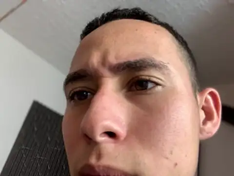 Antonella_And_Thiago's cam snapshot