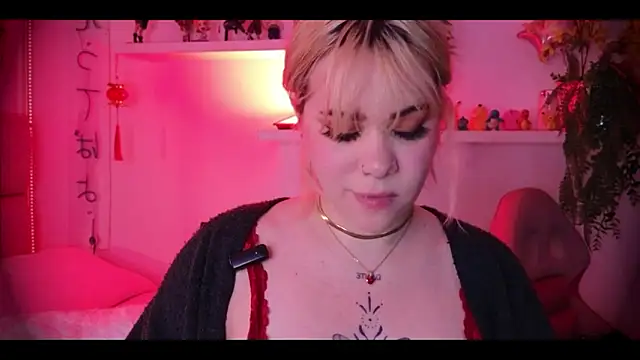 albaismynameX live sex cam