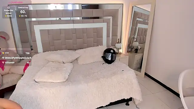 Nicolle_foxy live sex cam