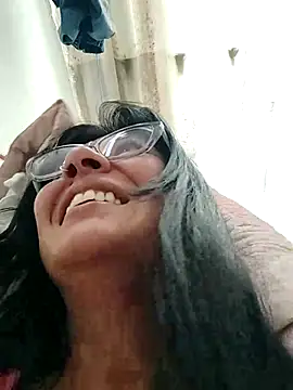 aisha_latina live sex cam