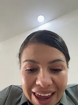 Ariana-07 live sex cam