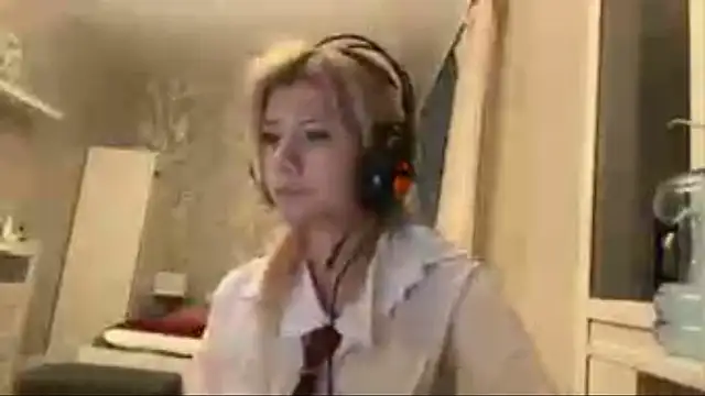 LadyFoxLove's cam snapshot