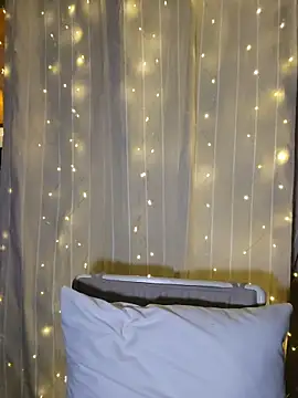 HotDevilGirl_'s cam snapshot