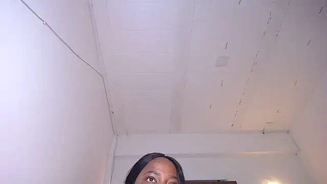 yselahot's cam snapshot