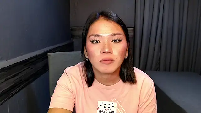 AthenaFucks69 live sex cam