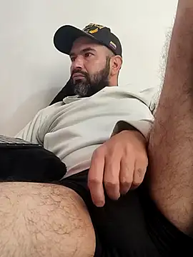 hairyandbigmann live sex cam