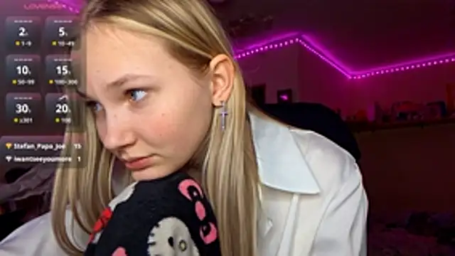 KarinRobertson live sex cam