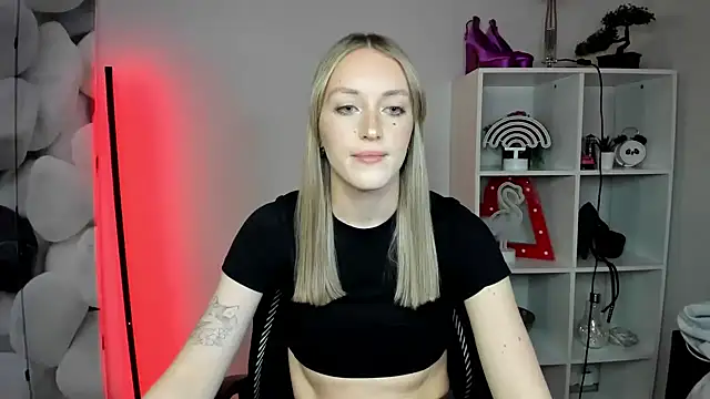 EvelynBlond's cam snapshot