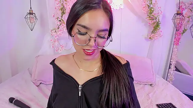 eimi_rosse18's cam snapshot