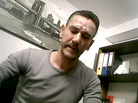 mastercharisma35's cam snapshot