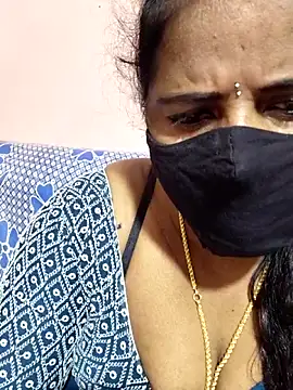 siri_tamiltelugu's cam snapshot