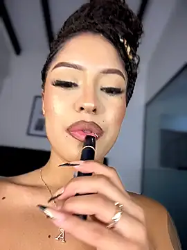 MystiqueXXX's cam snapshot