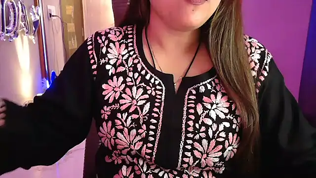 Mitikaa live sex cam