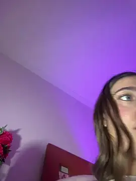 kloe__t18's cam snapshot