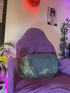 lonely_shewolf live sex cam