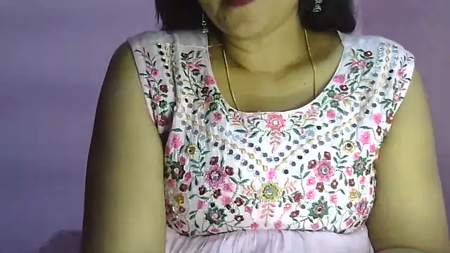 Pooja-suman's cam snapshot