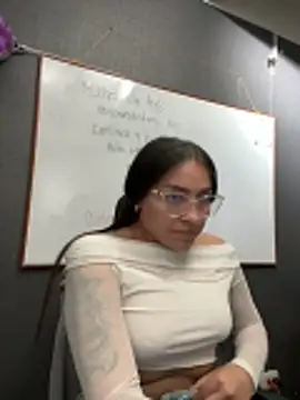 Alyha_Cortes's cam snapshot