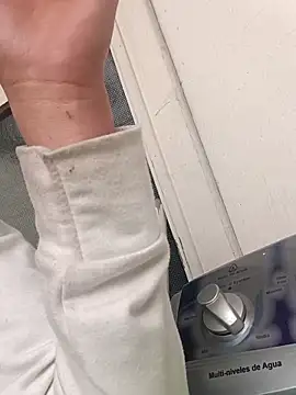 LuluKiss_'s cam snapshot