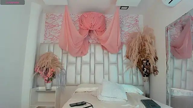 AlisHoward's cam snapshot