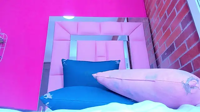 Baby_doll_XOXO live sex cam