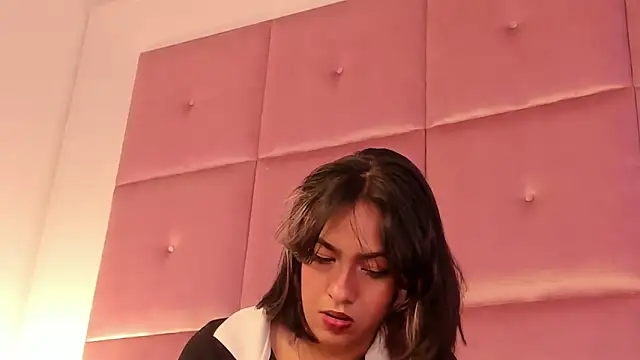 RouseWhitte's cam snapshot