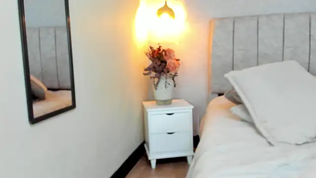 zara_milf live sex cam