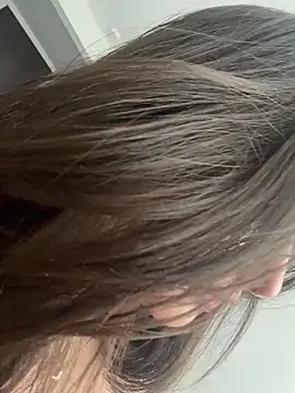 sukhakunis1 live sex cam