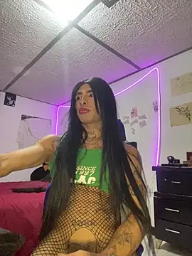 nebullax_mcqueen live sex cam