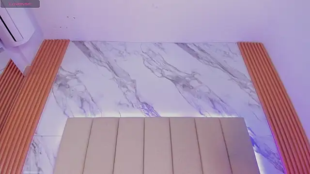 emily_nova_'s cam snapshot