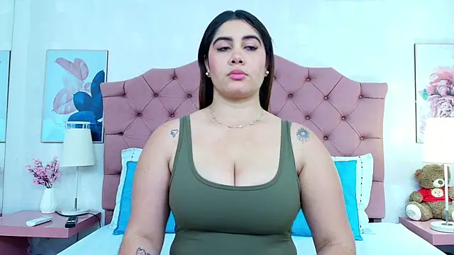 ThyaraJhons's cam snapshot