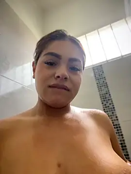 MayaMoanXXX live sex cam