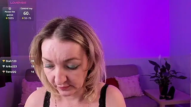 ScarletBloo's cam snapshot