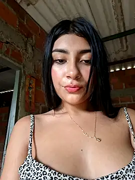 Sweed-virgin-pussy live sex cam