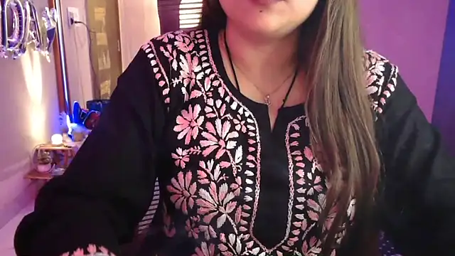 Mitikaa live sex cam