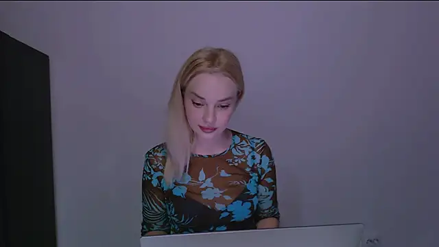 Lia_noo_regrets's cam snapshot